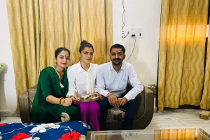 भारतीय महिला हॉकी टीम कप्तान सविता पूनिया पहुंची घर