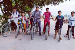 रोजाना 15 किलोमीटर साइकिल चलाकर पर्यावरण संरक्षण का संदेश दे रहा ‘जसबीर सिंह’