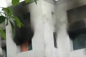 अंकिता हत्या पर मंत्री के बेटे पर फूटा लोगों का गुस्सा, फैक्ट्री में लगाई आग, भाजपा ने पार्टी से निकाला