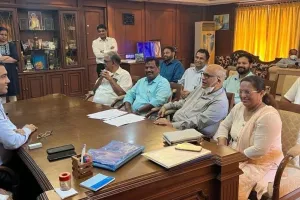 Goa Congress: गोवा कांग्रेस के आठ विधायक भाजपा में शामिल हुए