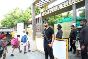 अमृतसर के स्कूल को बम से उड़ाने की धमकी, तीन छात्र हिरासत में