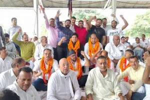 हड़ताल के कारण पिछले 5 दिन से मंडियों में ठप्प किसानों की धान खरीद