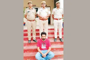 पाक से हेरोइन मंगवाने वाले तस्करों का मुखिया गिरफ्तार