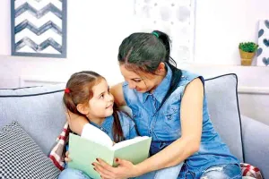 अगर चाहते हैं आपका बच्चा बने समझदार, तो ऐसे करें परवरिश