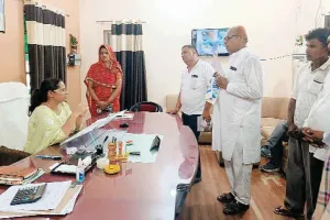 गंदे पानी की समस्या से परेशान वार्डवासियों का फूटा आक्रोश