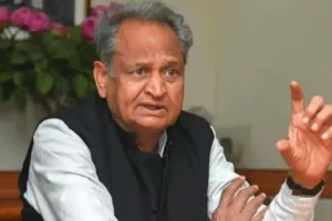 पुष्कर में कार्यक्रम में जूता फेंकने एवं हंगामा करने पर मामला दर्ज