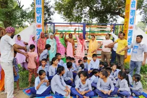 नारायणगढ़ के गांव लोंटो में गुस्साएं परिजनों ने राजकीय मिडल स्कूल पर जड़ा ताला
