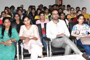 सलाह और परामर्श से आत्महत्याओं को रोका जा सकता है: विनोद कुमार
