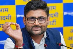 गुजरात आप नेता प्रभारी ने मोदी की मां को कहे अपशब्द