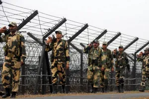 सांबा में अंतरराष्ट्रीय सीमा पर मिले पैकेट, ड्रोन से गिराए जाने की आशंका