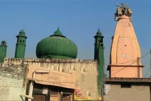 Taimurpur Village…जहां एक साथ बनें मंदिर-मस्जिद देते हैं एकता का संदेश