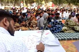रोहतक व सोनीपत में विद्यार्थियों ने खून से लिखे पत्र