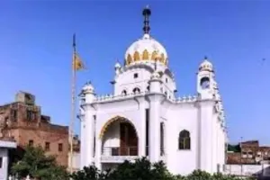 पाकिस्तान में सिखों पर जुल्म, गुरुद्वारे पर लगा ताला