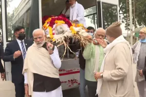 प्रधानमंत्री की माँ का निधन, मुर्मू, शाह सहित कई नेताओं ने शोक व्यक्त किया
