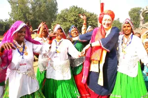 हरियाणा के साथ-साथ पंजाब के कलाकारों ने खूब बांधा समां