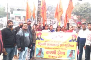 पठान फिल्म को लेकर देश में कोहराम, जानें क्या है मामला