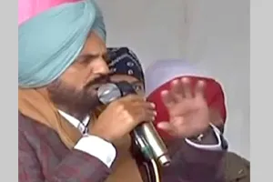 सिद्धू मूसेवाला के पिता पहुंचे अमृतसर, कहा-गोल्डी बराड़ को पकड़ने वाले को देंगे 2 करोड़ रुपये