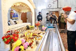 ‘भारत जोड़ो यात्रा’: राहुल गांधी ने फतेहगढ़ साहिब गुरुद्वारे में टेका माथा