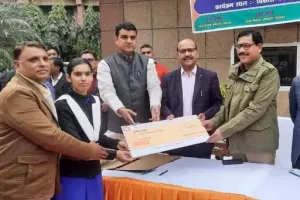 बिजनौर में उत्तर प्रदेश के स्थापना दिवस पर  भव्य कार्यक्रम, मेधावी छात्राओं को किया सम्मानित