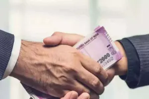 भाजपा नेता घूस लेते कैमरे में कैद, कांग्रेस ने जारी किया वीडियो