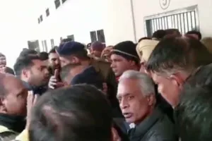 नगर परिषद् में रिश्वत मामले ने पकड़ा तूल, गोकुल पर केस दर्ज
