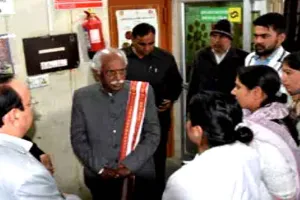 राज्यपाल ने प्राथमिक स्वास्थ्य केन्द्र का किया औचक निरीक्षण