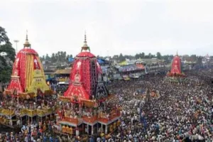 पुरी के जगन्नाथ मंदिर में दो श्रद्धालु बेहोश होकर गिरे