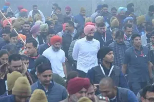 राहुल गांधी की भारत जोड़ो यात्रा में पंजाब कांग्रेस प्रधान राजा वडिंग को मारे धक्के