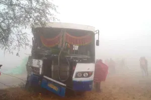 रोडवेज-ट्रक में आमने-सामने टक्कर