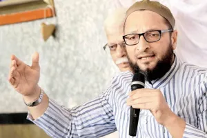 ओवैसी ने लगाया अपने आवास पर पत्थरों से हमले का आरोप