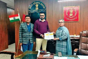 सांझ केन्द्र में लोगों के पेंडिंग पड़े कार्यों समय पर किया पूरा