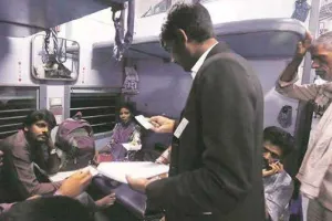 बगैर टिकट यात्रा करने वालों से 12 लाख से अधिक का जुर्माना वसूला गया