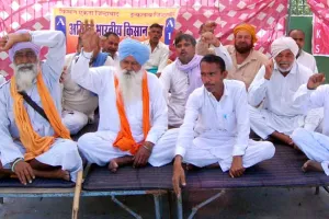 बेमियादी पड़ाव पर डटे, किसान महापंचायत कल