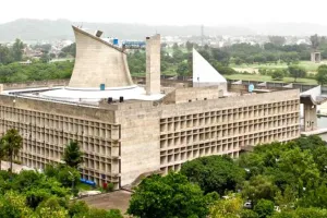 मूसेवाला हत्याकांड पर पंजाब विधानसभा में गरमाया माहौल, कांग्रेस ने सदन से किया वॉकआउट