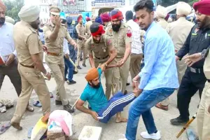 मोहाली में अमृतपाल समर्थकों पर पुलिस का बड़ा एक्शन