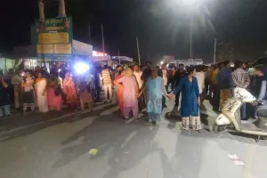 शाह सतनाम जी चौक पर ई रिक्शा पलटने से बच्चे की मौत, पीड़ित परिवार ने जाम लगाया