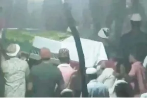 बेटे असद की कब्र के बगल में दफन हुए अतीक और अशरफ