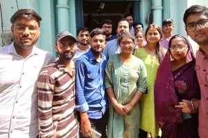 पैतृक गांव सतोहा पहुंचने पर नम्रता सिंह का हुआ भव्य स्वागत