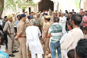 शराब पीने का विरोध करने पर युवक ने पिता, चाचा और बुआ की गला दबाकर की हत्या