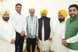 पूर्व कैबिनेट मंत्री मोहिंदर पाल भगत आम आदमी पार्टी में शामिल