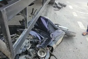तेज रफ्तार ट्रक के नीचे आने से कुचला एक्टिवा सवार बुजुर्ग, मौके पर हुई मौत