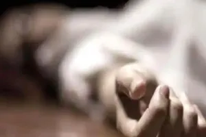सिक्योरिटी गार्ड ने खुद की कनपटी पर चलाई गोली, गंभीर