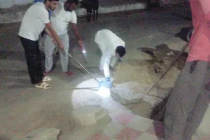 साँपों को रेस्क्यू कर खेतों में छोड़ने वाले सुनील इन्सां की बहादुरी की हुई तारीफ