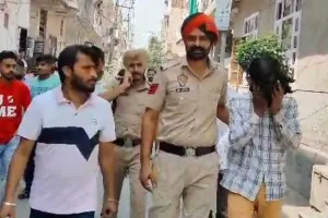 साइकिल चोर पकड़ा, लोगों ने पकड़कर जमकर धुना