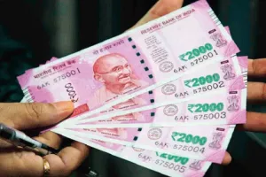 2000 Rupee Note in UAE: 2 हजार के नोट भारत में कम विदेशों में मचा रहा हड़कंप, जानिये क्या है मामला