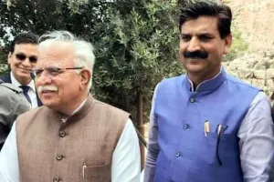 सीएम की व्यस्तता के बीच पॉलिटिकल सेक्रेटरी का इस्तीफा, बेदी के संगठन में जाने की चर्चा जोरों पर