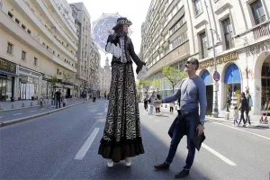 World Tallest Woman: क्या ये हैं दुनिया की सबसे लंबी औरत?