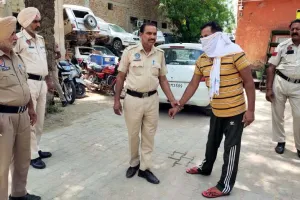 पुलिस ने पकड़ा दिव्यांग नशा तस्कर