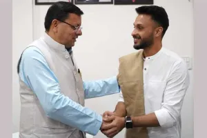 क्रिकेटर आकाश मथवाल ने धामी से की भेंट