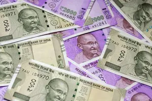 कैराना में सर्राफ के घर से बरामद हुए ढाई लाख के नकली नोट